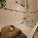 Bed & Breakfast Room In City Center *