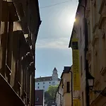 Extralarge Queen In The Heart Of With Balcony Bed & Breakfast Bratislava