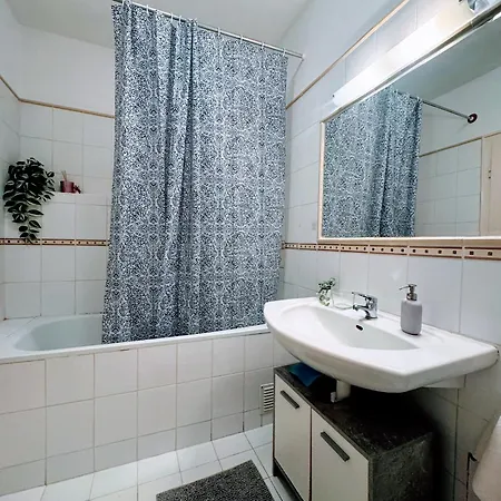 Extralarge Queen In The Heart Of With Balcony Μπρατισλάβα