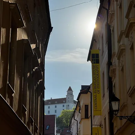 Extralarge Queen In The Heart Of With Balcony Bed & Breakfast Bratislava