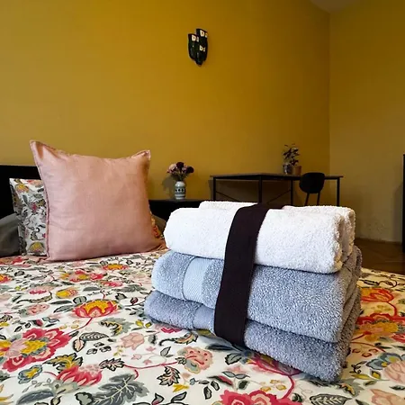 Extralarge Queen In The Heart Of With Balcony براتسيلافا