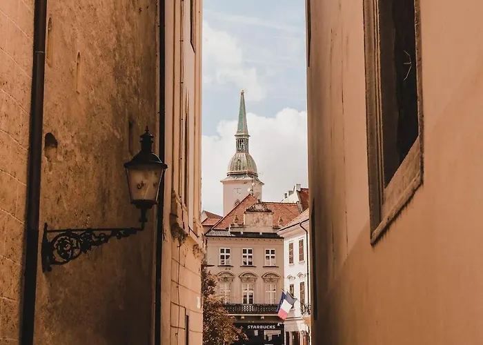 Extralarge Queen In The Heart Of With Balcony Couette-café