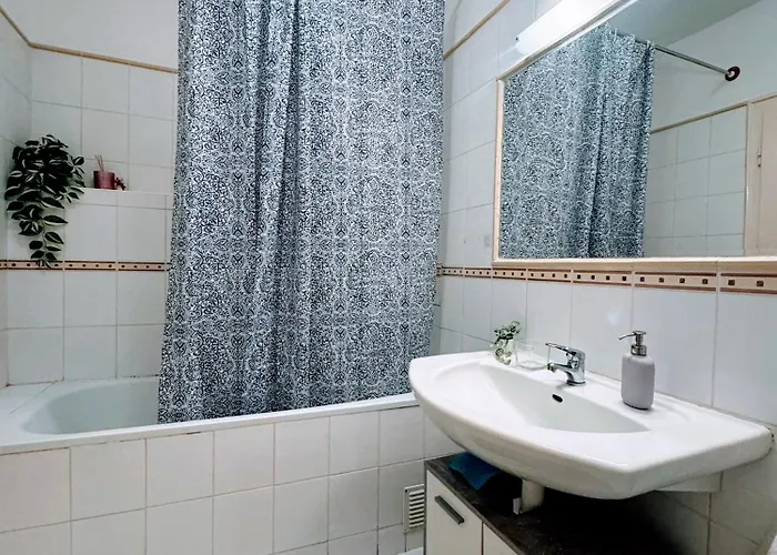 Extralarge Queen In The Heart Of With Balcony Pozsony