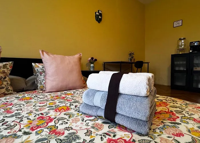 Extralarge Queen In The Heart Of With Balcony براتسيلافا