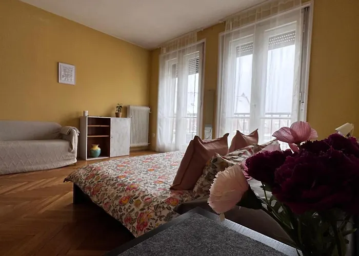 Extralarge Queen In The Heart Of With Balcony فندق مبيت وإفطار براتسيلافا