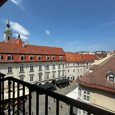 Extralarge Queen In The Heart Of With Balcony * Bratysława