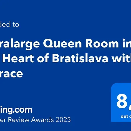 Extralarge Queen In The Heart Of With Balcony