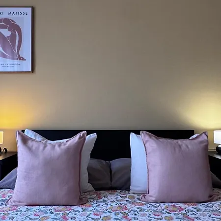 Extralarge Queen In The Heart Of With Balcony B&B *