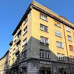 Bed and Breakfast Extralarge Queen In The Heart Of With Balcony Μπρατισλάβα