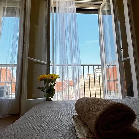 B&B Extralarge Queen In The Heart Of With Balcony