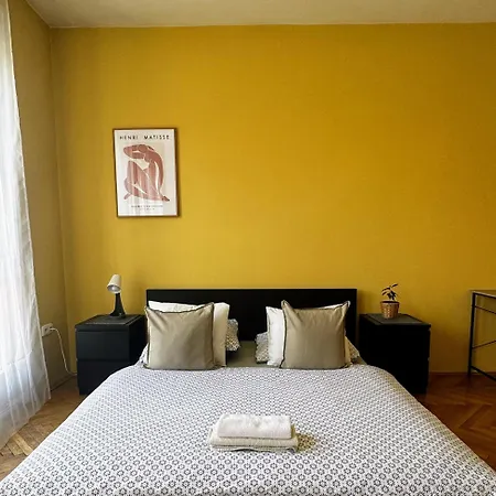 B&B Extralarge Queen In The Heart Of With Balcony *