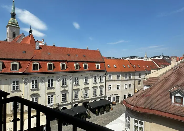 Extralarge Queen In The Heart Of With Balcony * Bratysława